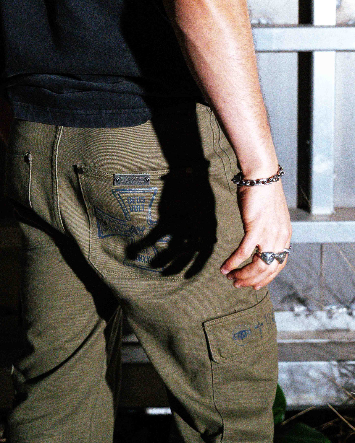 INSIGNIA CARGO JEANS - KHAKI