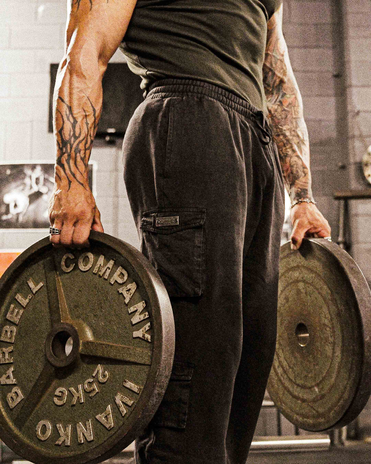 INSIGNIA CARGO SWEATPANTS