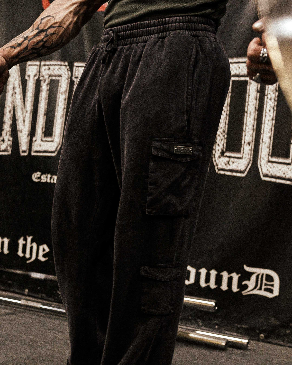 INSIGNIA CARGO SWEATPANTS